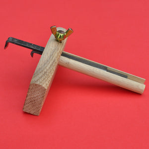 Seitenansicht Japanisches Kebiki Streichmaß mit zwei Anreißstäben Japan Japanisch Werkzeug Schreiner